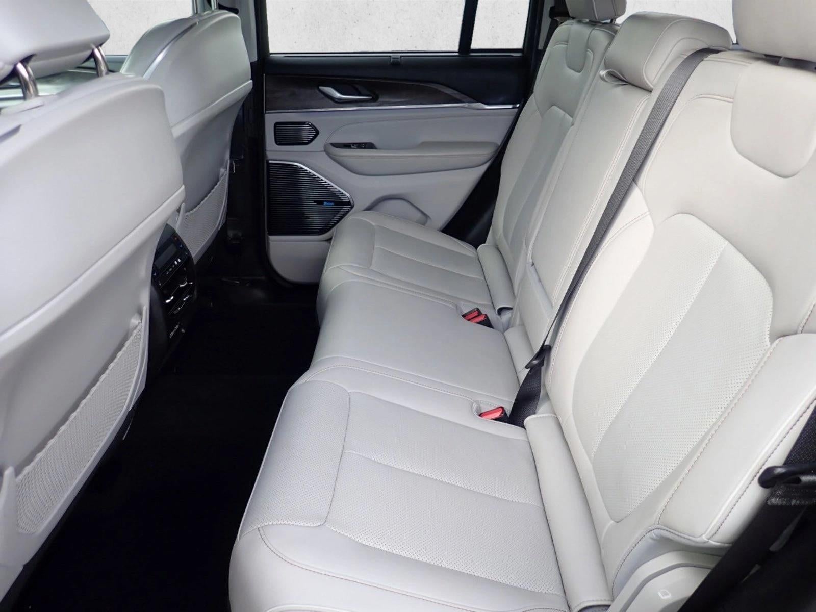 2022 Jeep Grand Cherokee 4xe Overland 4x4