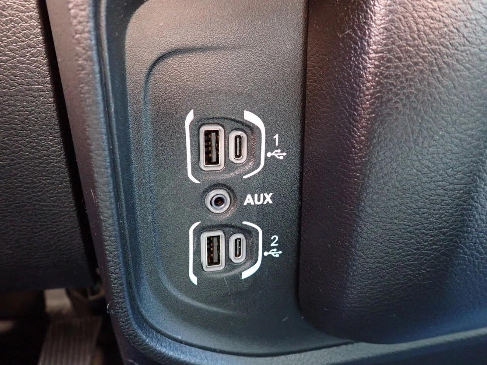 2020 RAM 1500 Big Horn Quad Cab 4x4 6'4" Box