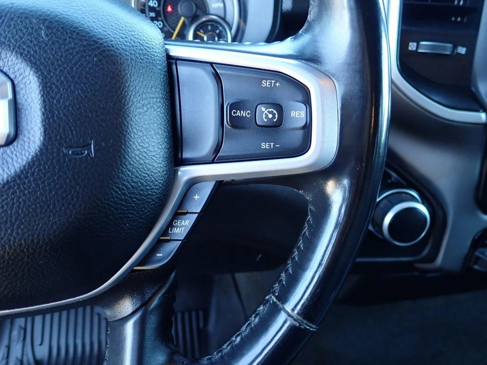 2022 RAM 1500 Big Horn Crew Cab 4x4 5'7" Box