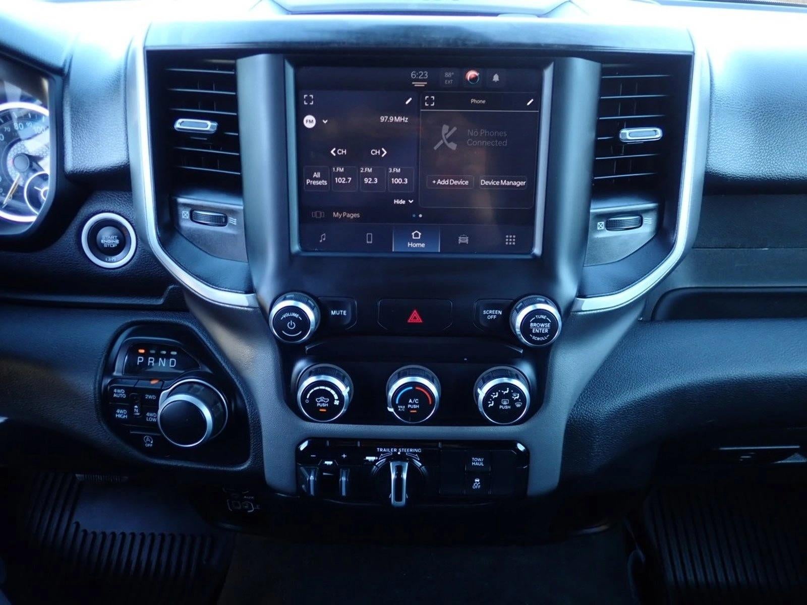 2022 RAM 1500 Big Horn Crew Cab 4x4 5'7" Box