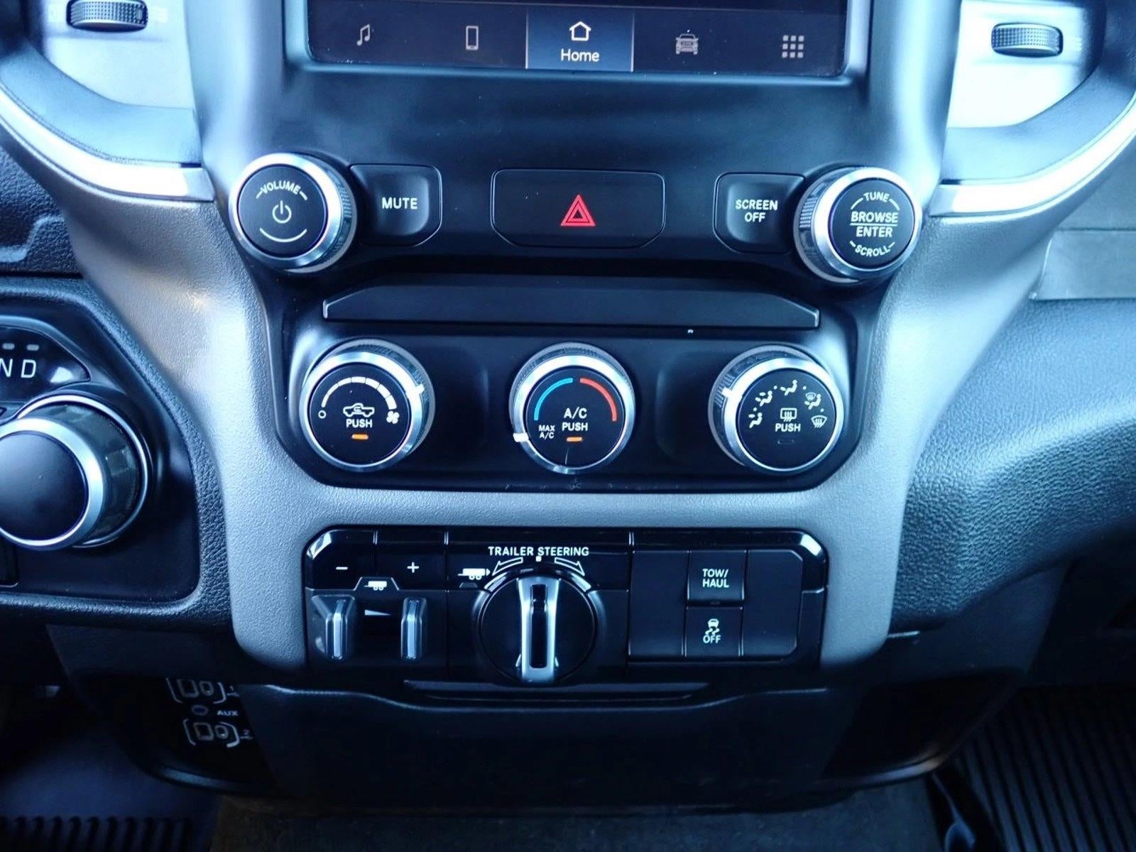 2022 RAM 1500 Big Horn Crew Cab 4x4 5'7" Box