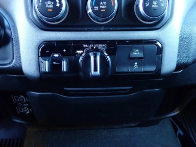 2022 RAM 1500 Big Horn Crew Cab 4x4 5'7" Box