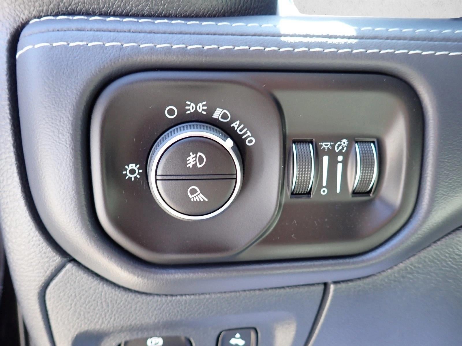 2022 RAM 1500 Limited Crew Cab 4x4 5'7" Box