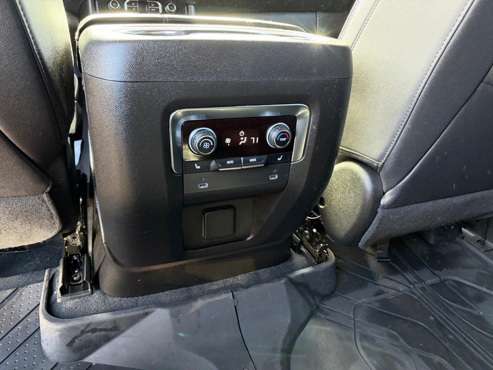 2023 Chevrolet Suburban RST