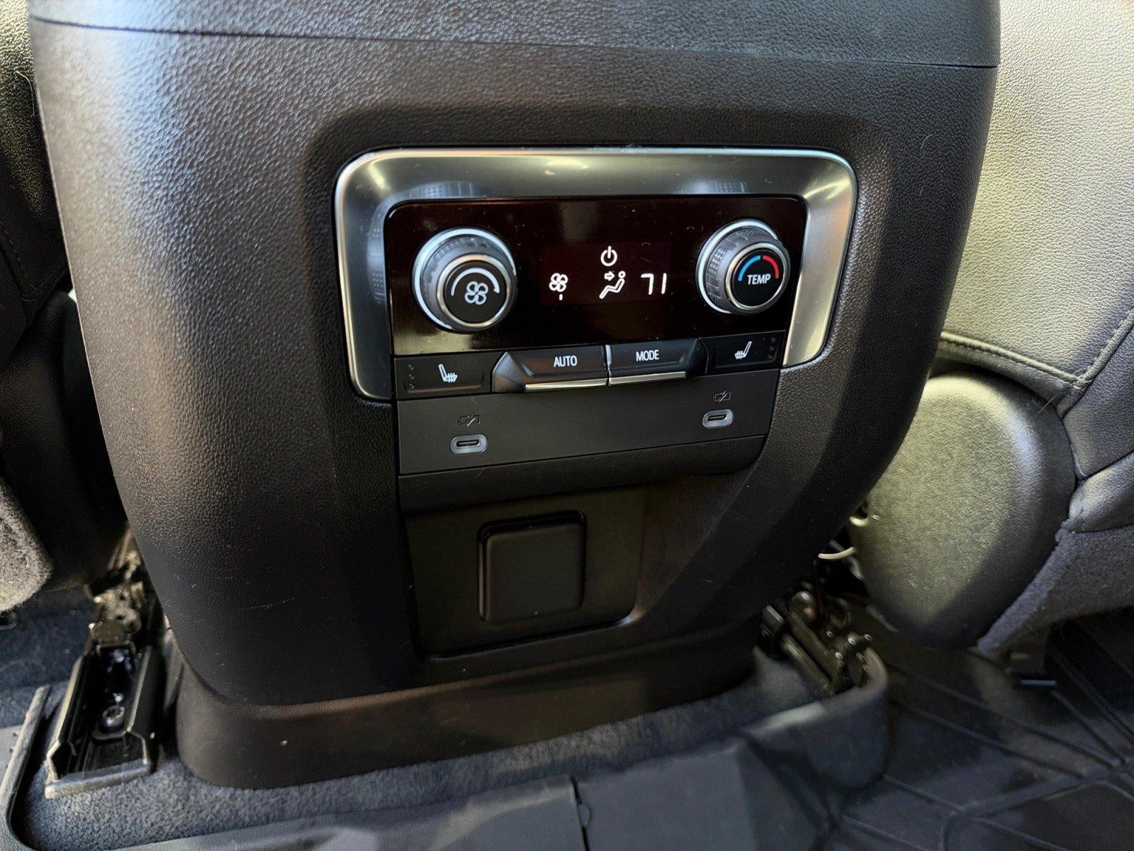 2023 Chevrolet Suburban RST