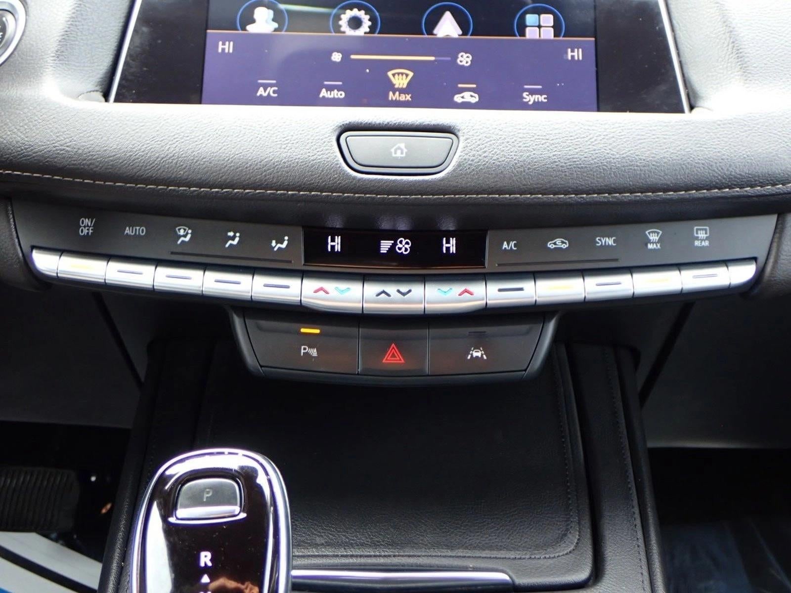 2023 Cadillac XT4 Premium Luxury