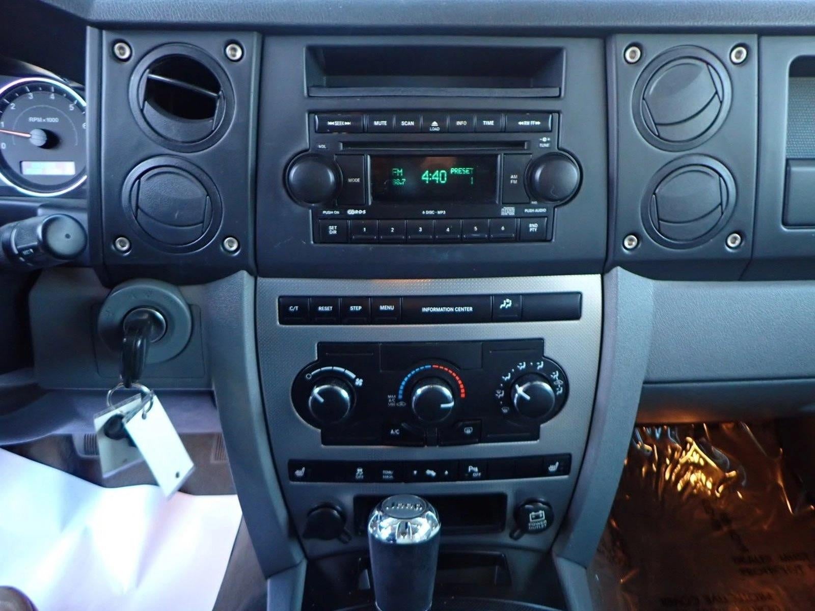 2007 Jeep Commander Sport