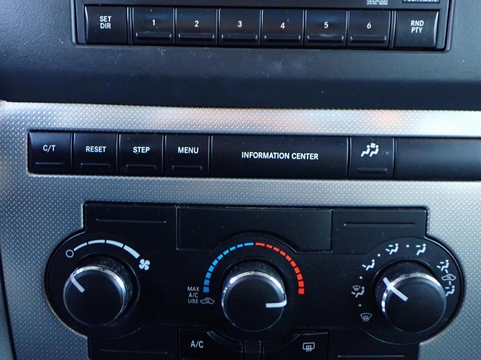 2007 Jeep Commander Sport