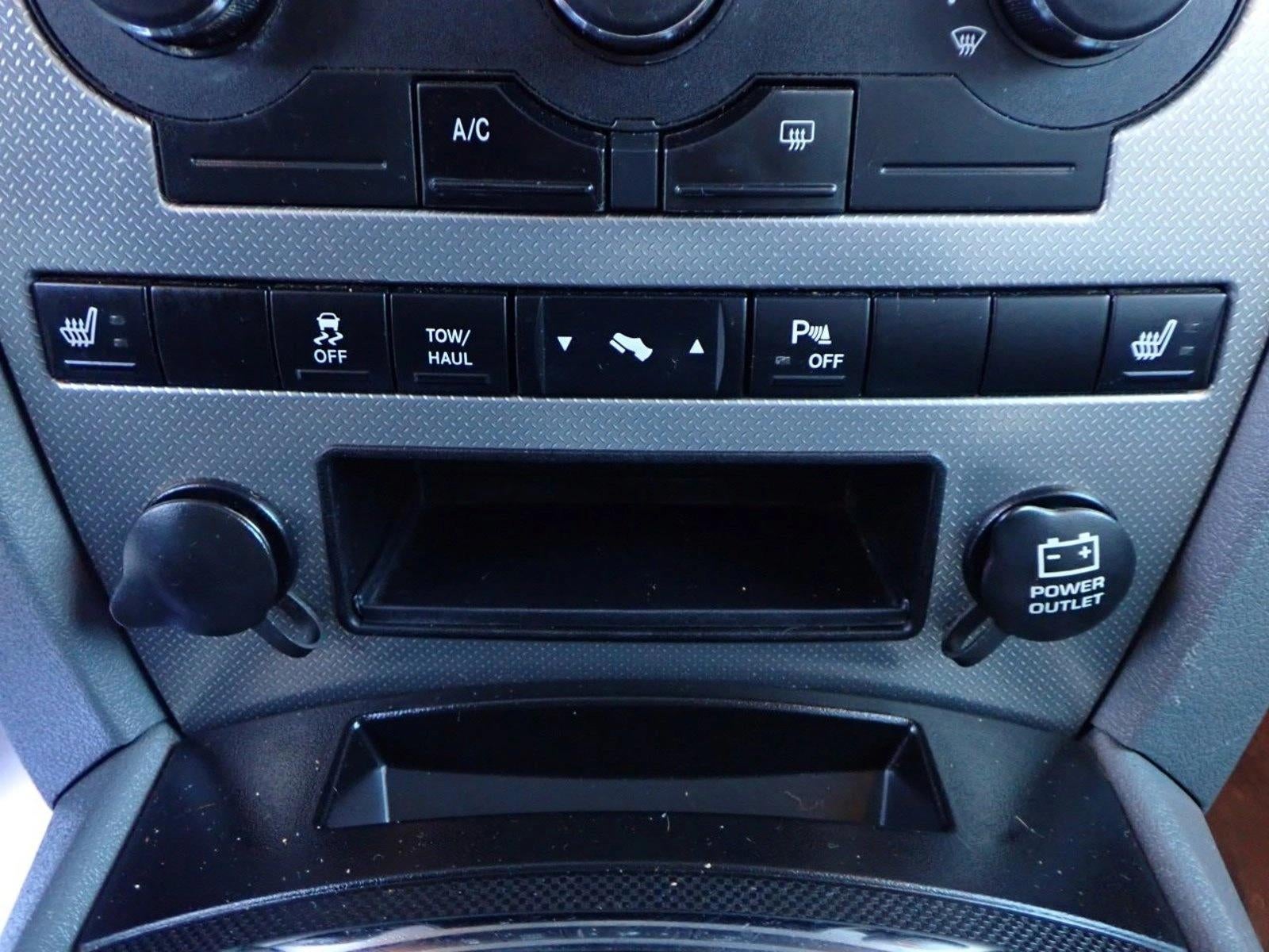 2007 Jeep Commander Sport