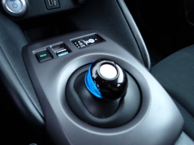 2025 Nissan LEAF S