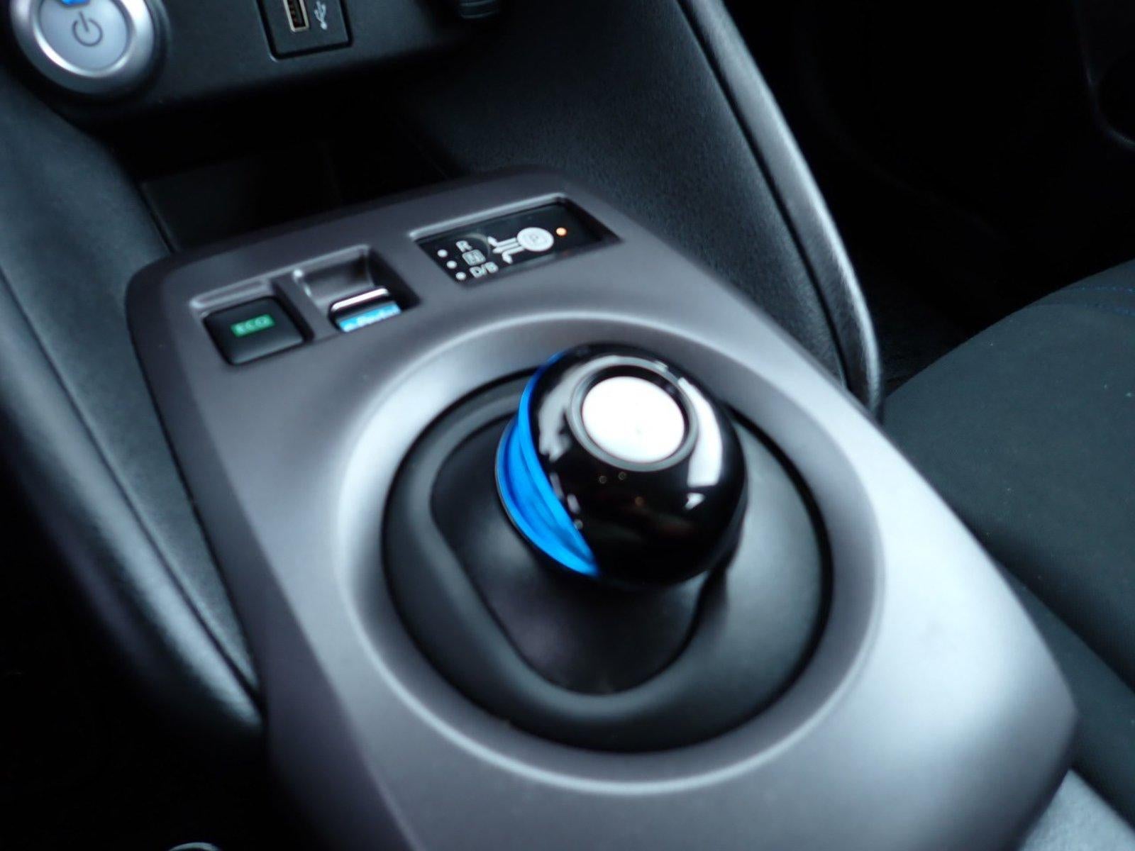 2025 Nissan LEAF S