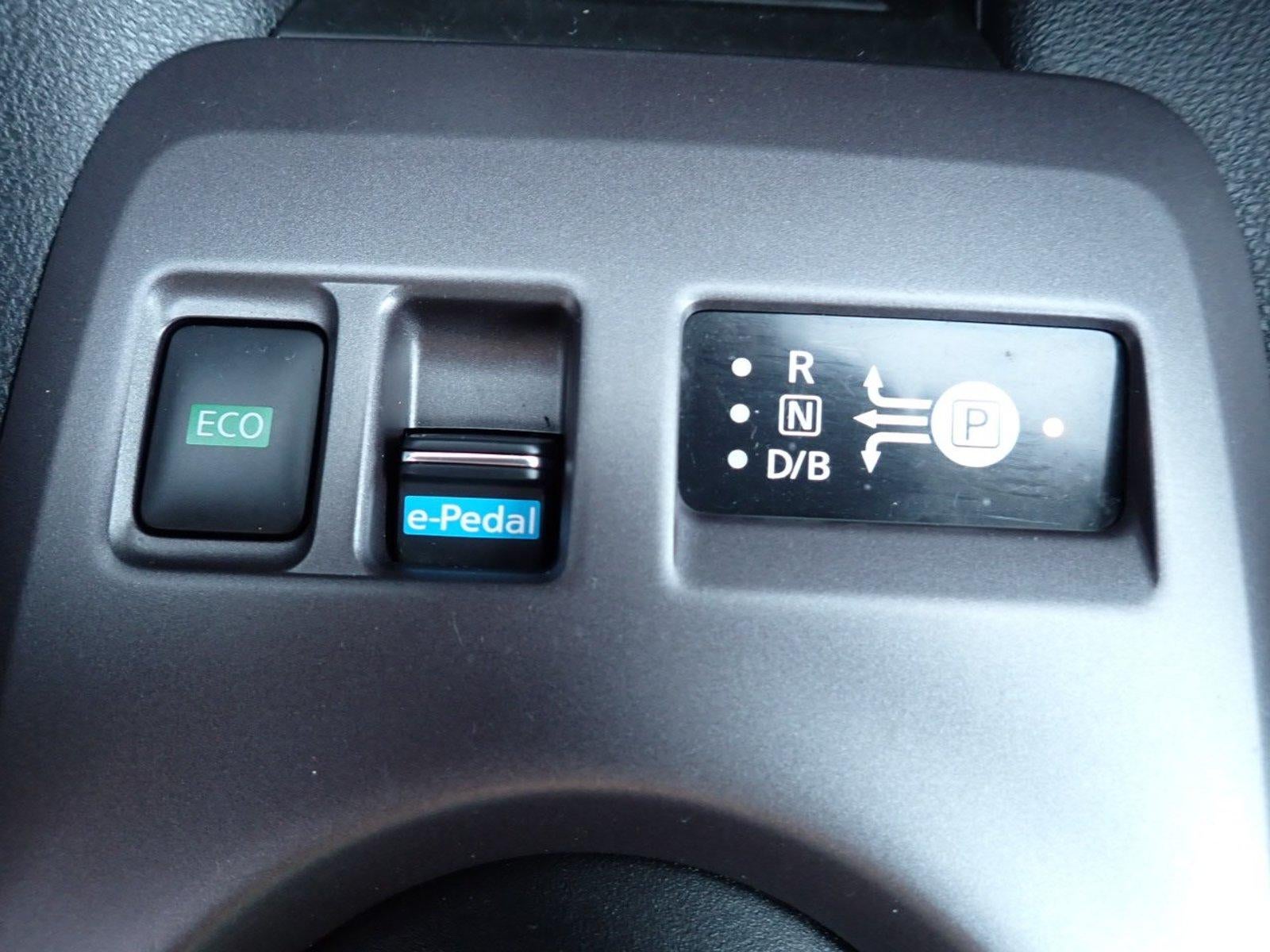 2025 Nissan LEAF S