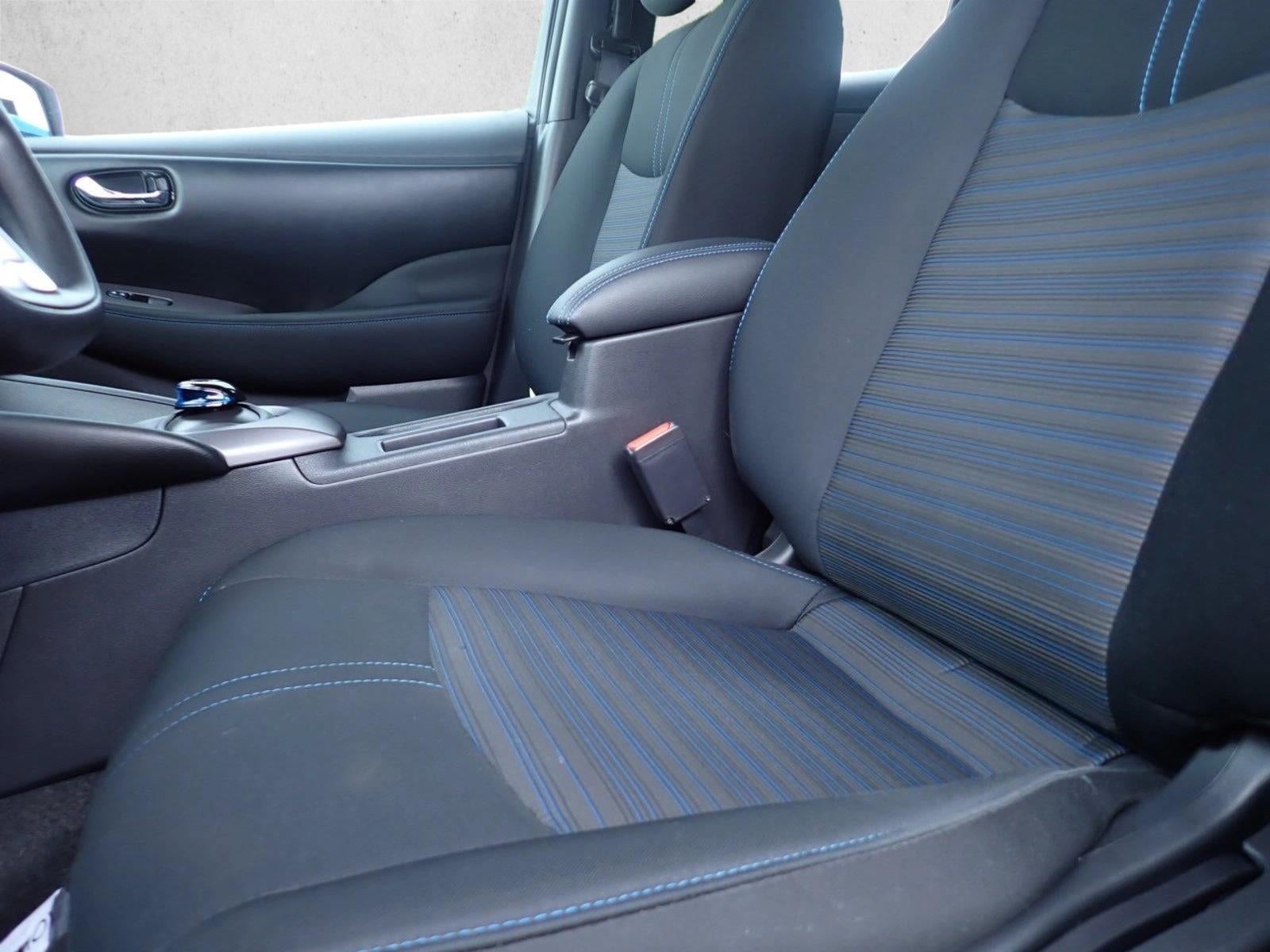2025 Nissan LEAF S