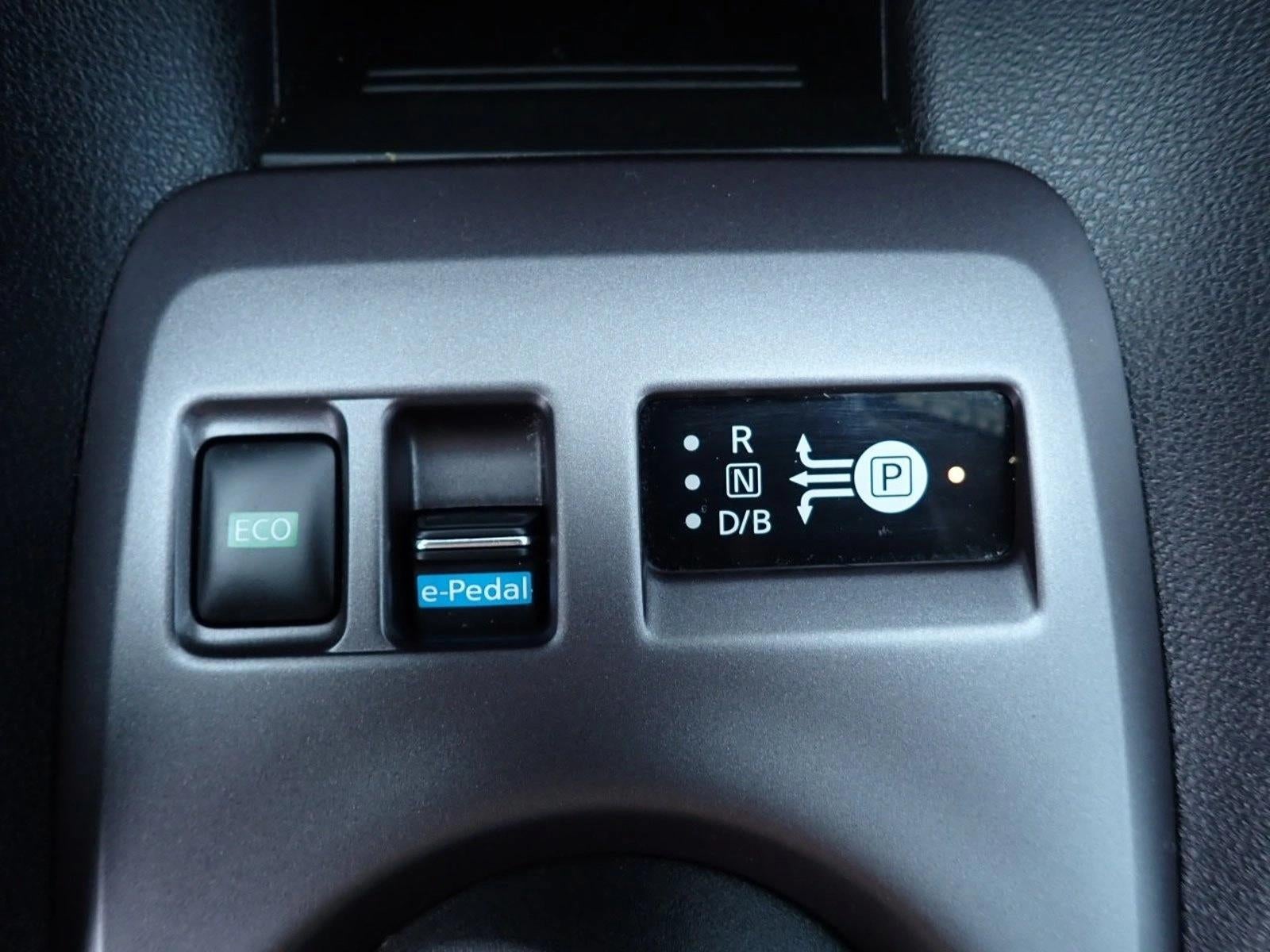 2025 Nissan LEAF S