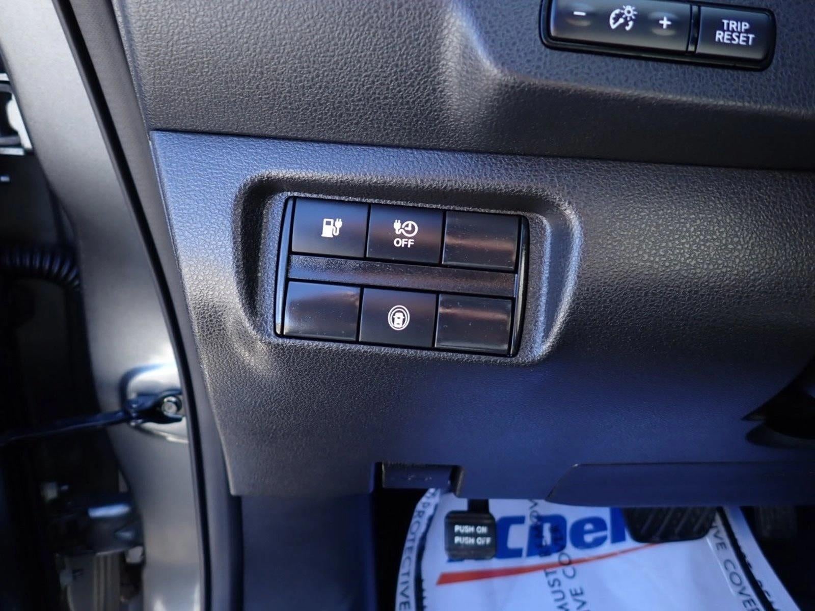 2025 Nissan LEAF S