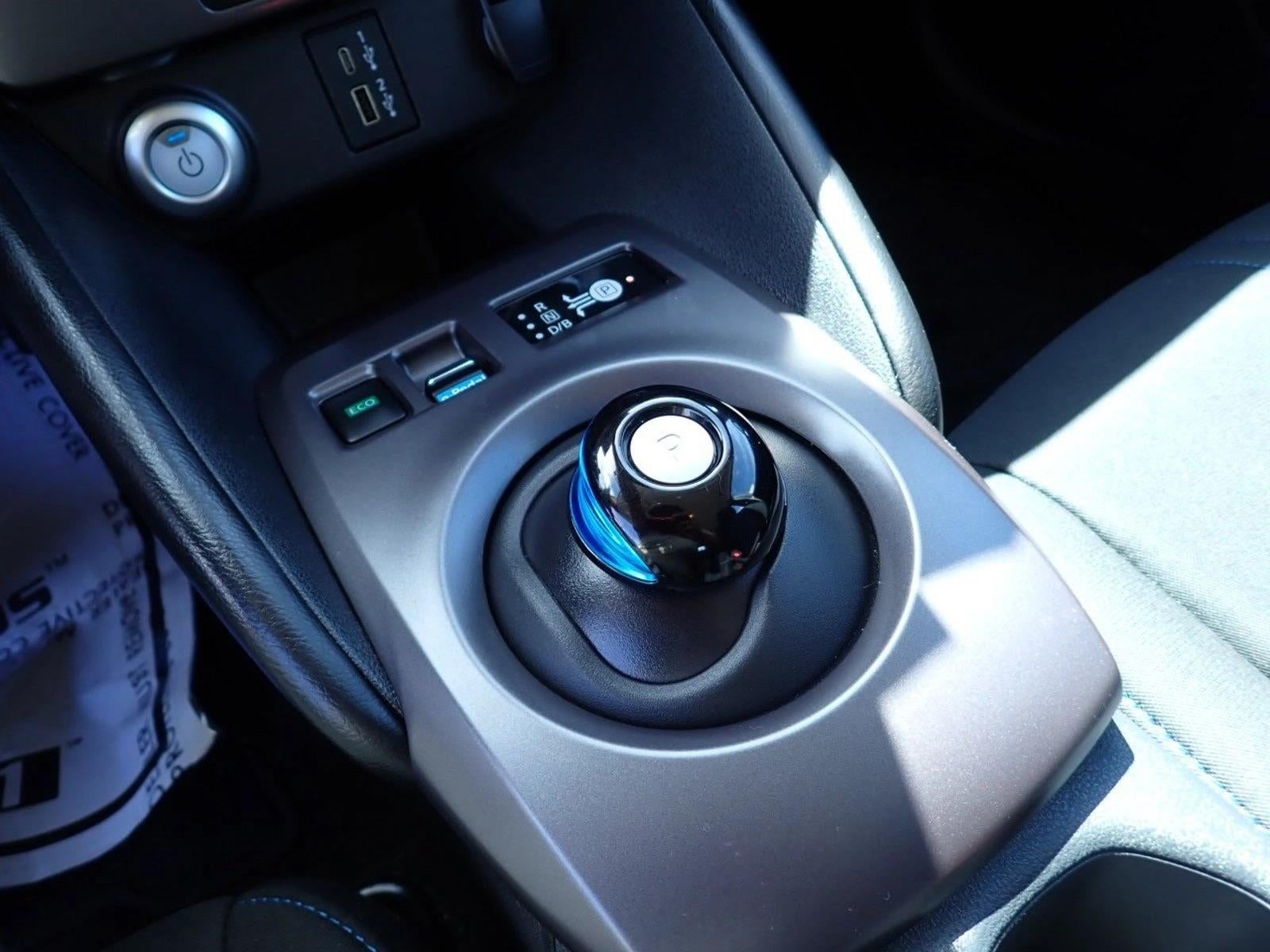 2025 Nissan LEAF S
