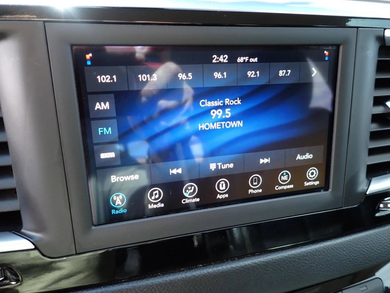 2021 Chrysler Voyager LXI