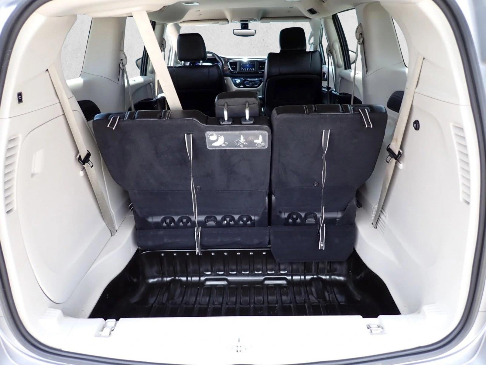 2021 Chrysler Voyager LXI