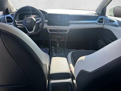 2025 Volkswagen Taos SE