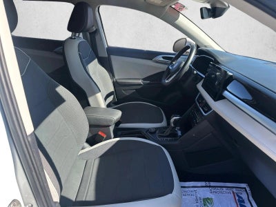 2025 Volkswagen Taos SE