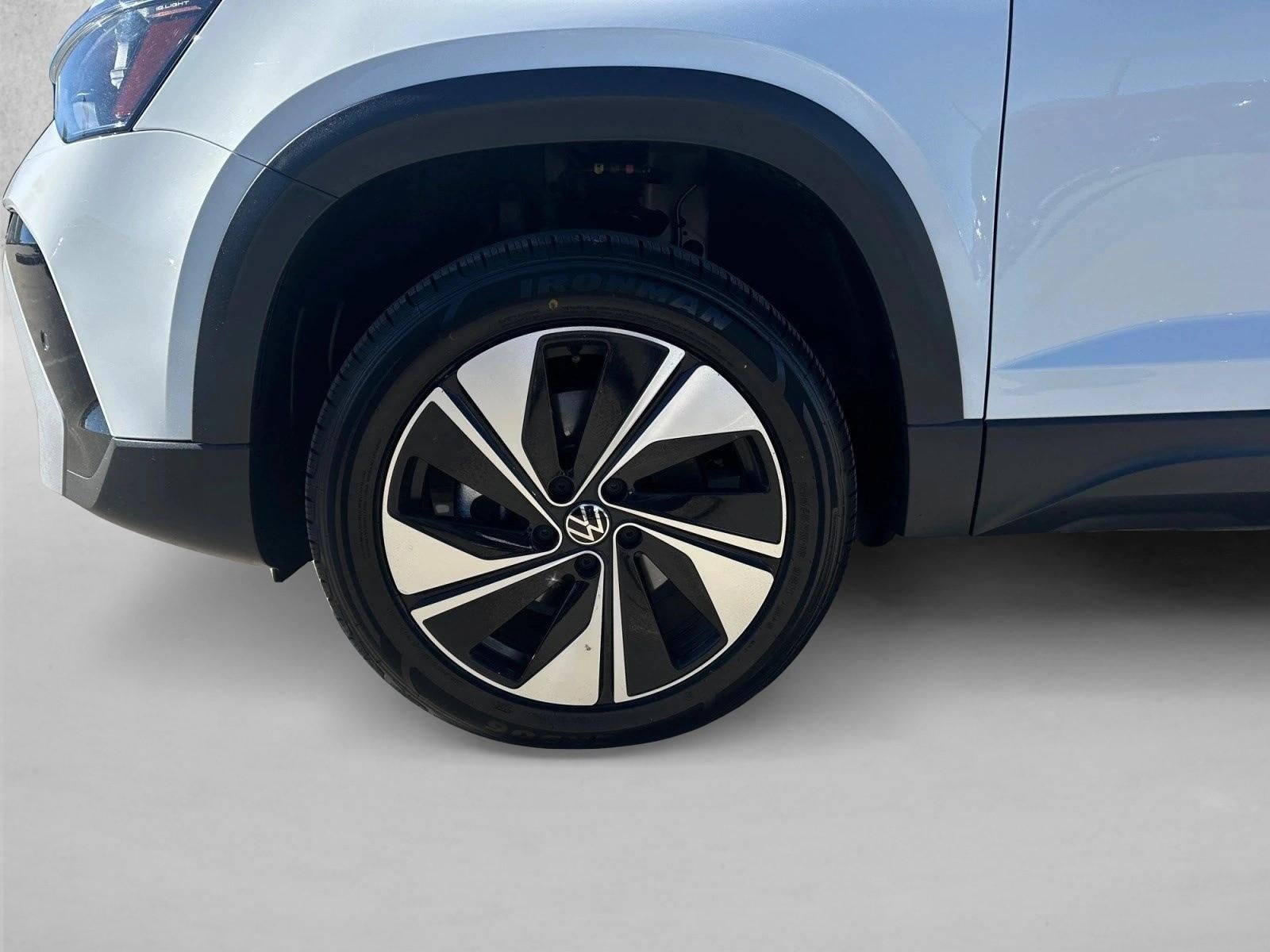 2025 Volkswagen Taos SE