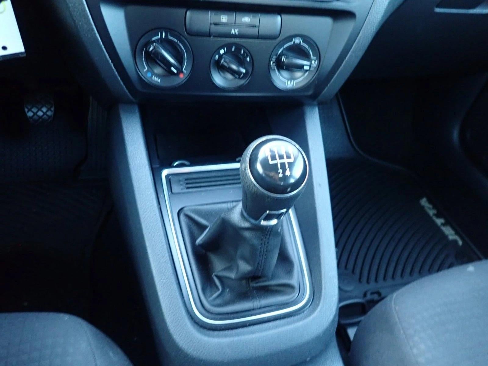 2015 Volkswagen Jetta 2.0L S
