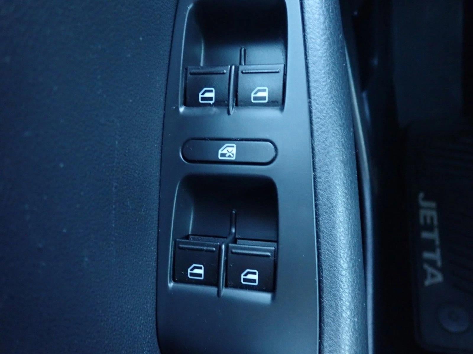 2015 Volkswagen Jetta 2.0L S