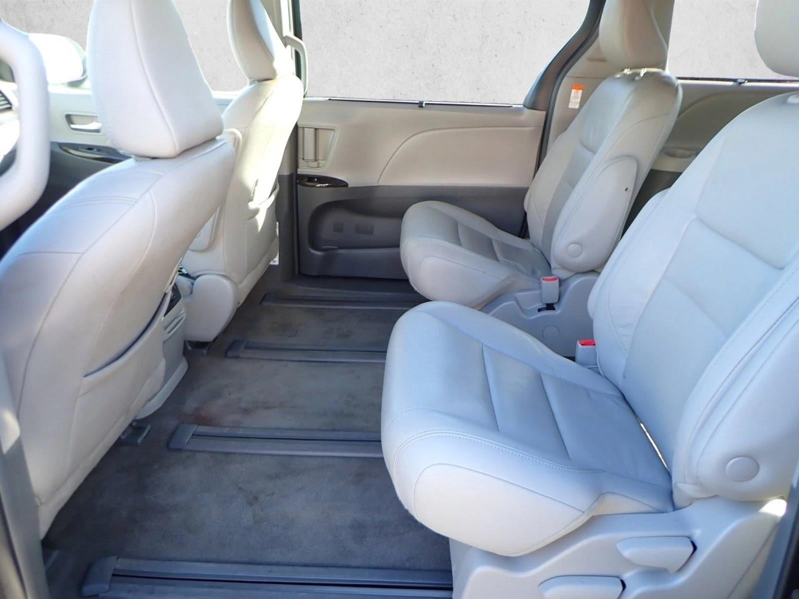 2018 Toyota Sienna XLE