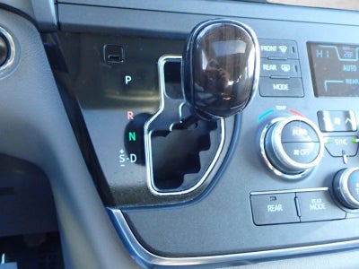 2018 Toyota Sienna XLE