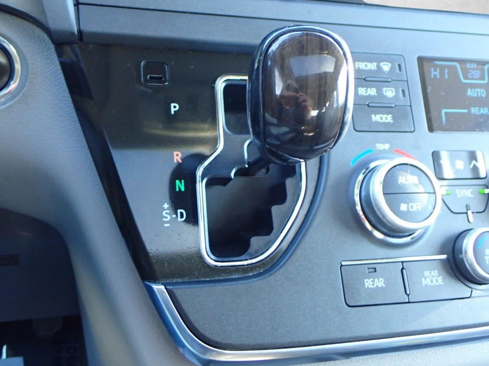 2018 Toyota Sienna XLE