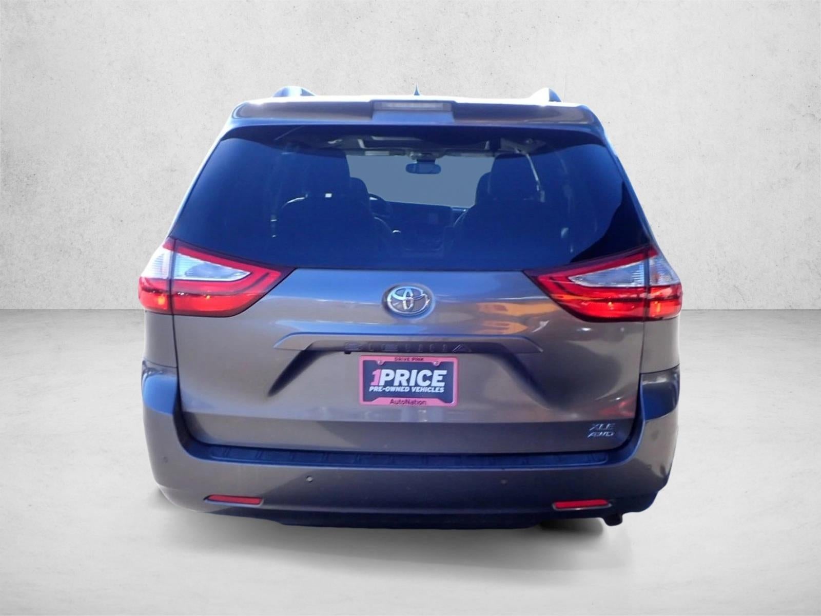 2018 Toyota Sienna XLE