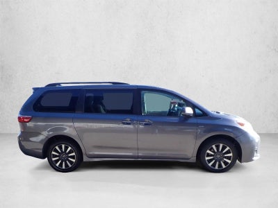 2018 Toyota Sienna XLE