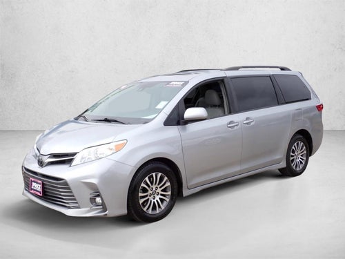 2018 Toyota Sienna XLE Auto Access Seat
