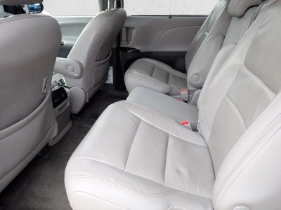 2018 Toyota Sienna XLE Auto Access Seat