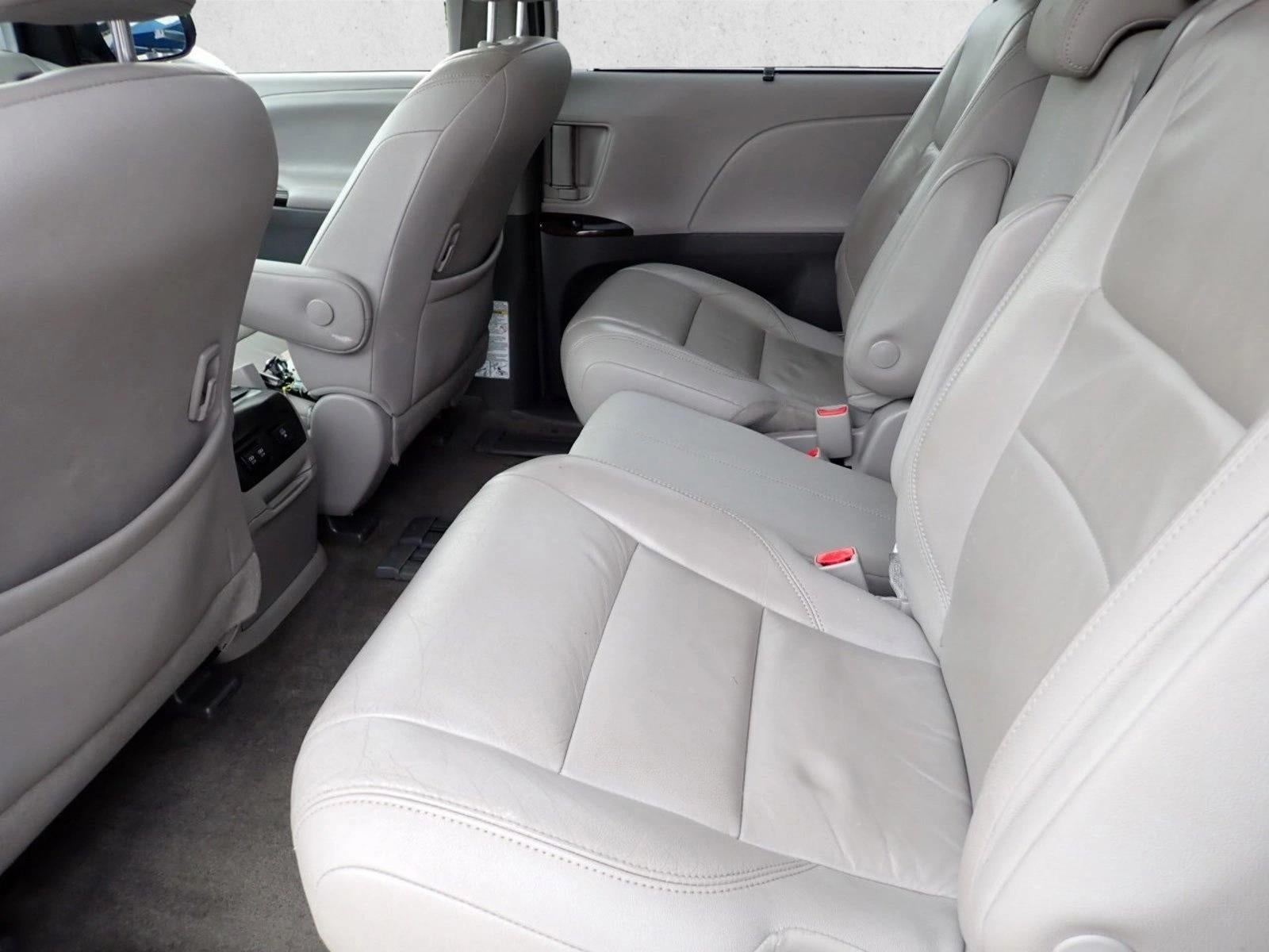 2018 Toyota Sienna XLE Auto Access Seat
