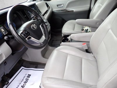 2018 Toyota Sienna XLE Auto Access Seat