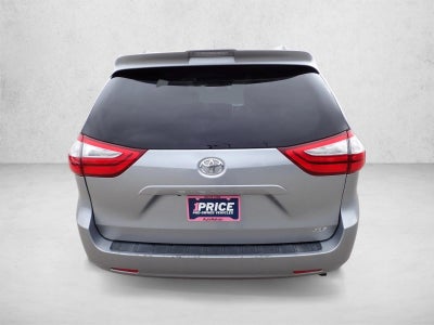 2018 Toyota Sienna XLE Auto Access Seat