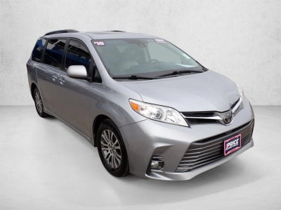 2018 Toyota Sienna XLE Auto Access Seat