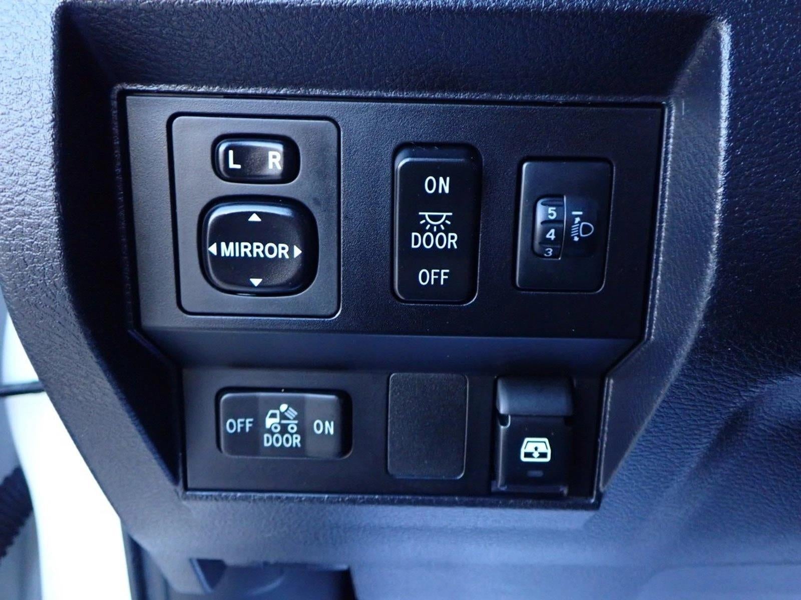 2017 Toyota Tundra 4WD SR5