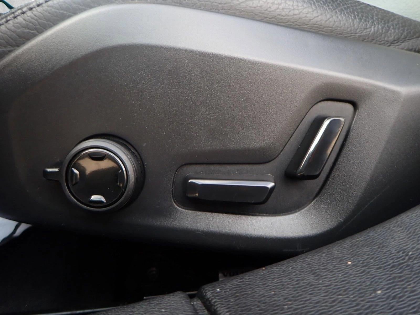 2024 Volvo S60 Ultimate Dark Theme