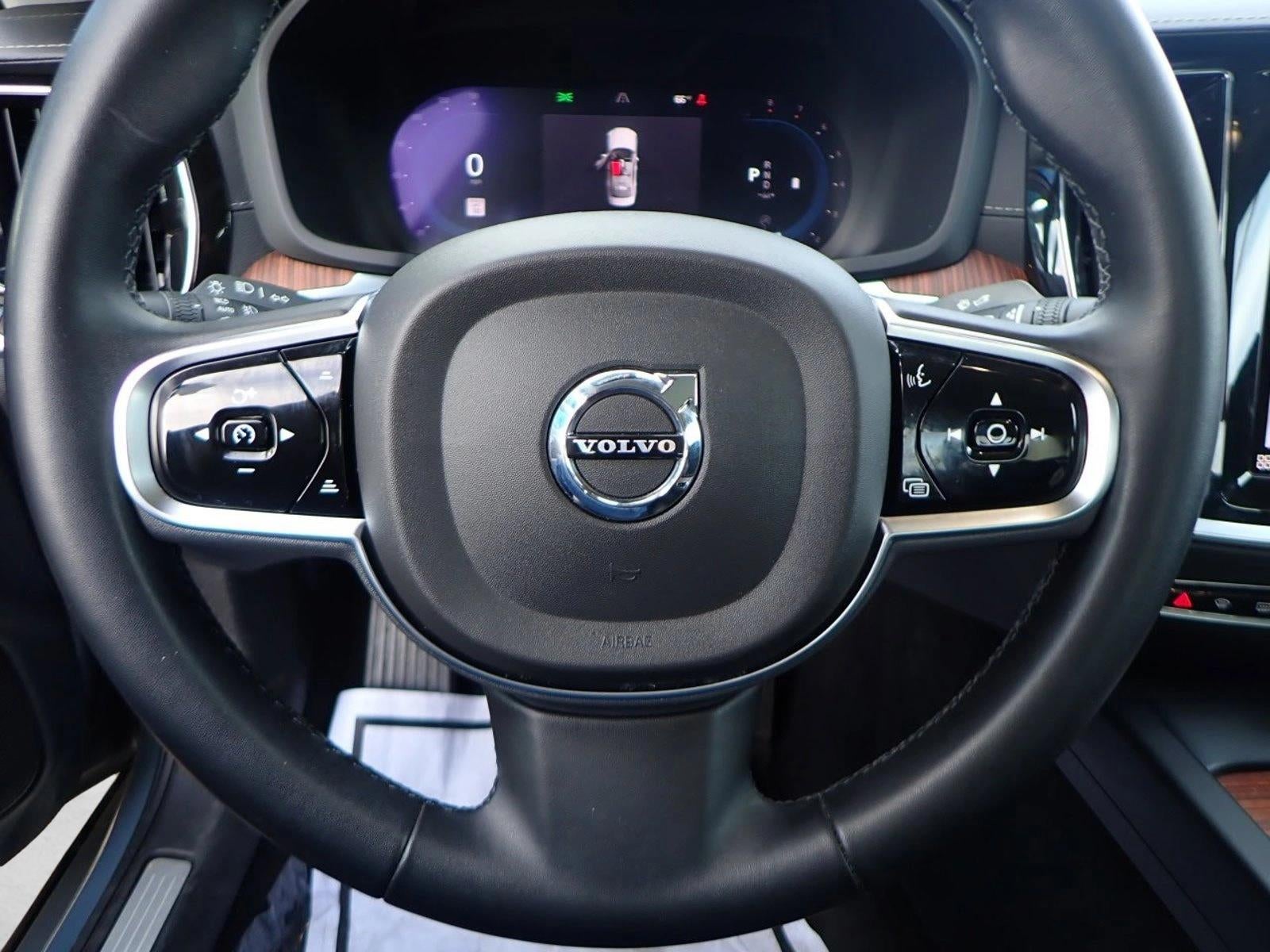 2024 Volvo S60 Ultimate Dark Theme