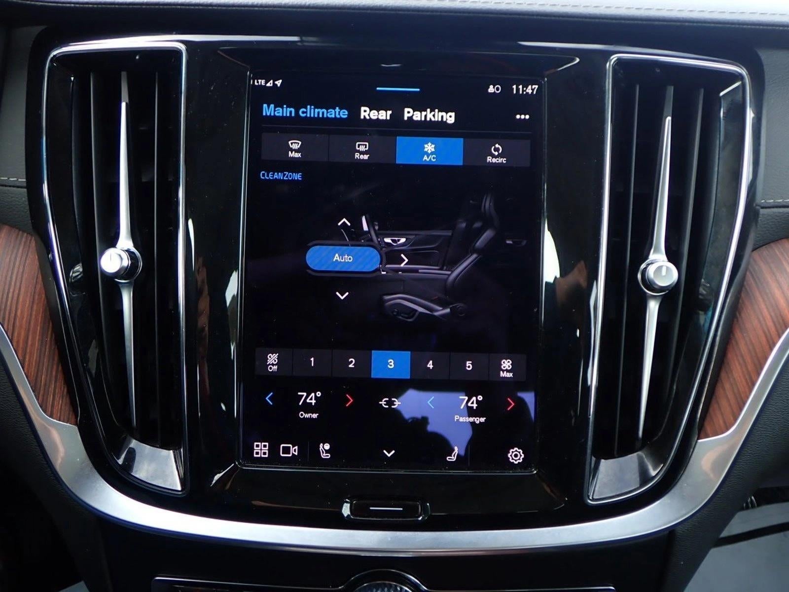 2024 Volvo S60 Ultimate Dark Theme