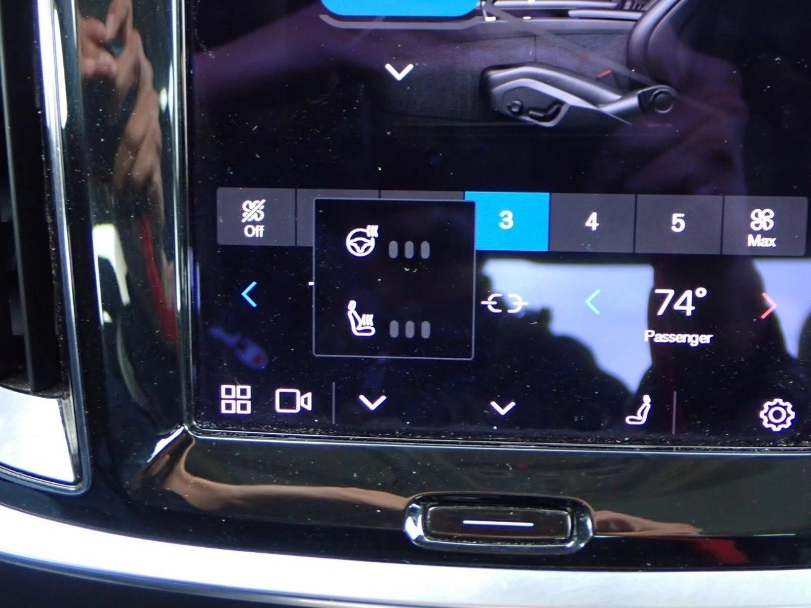 2024 Volvo S60 Ultimate Dark Theme