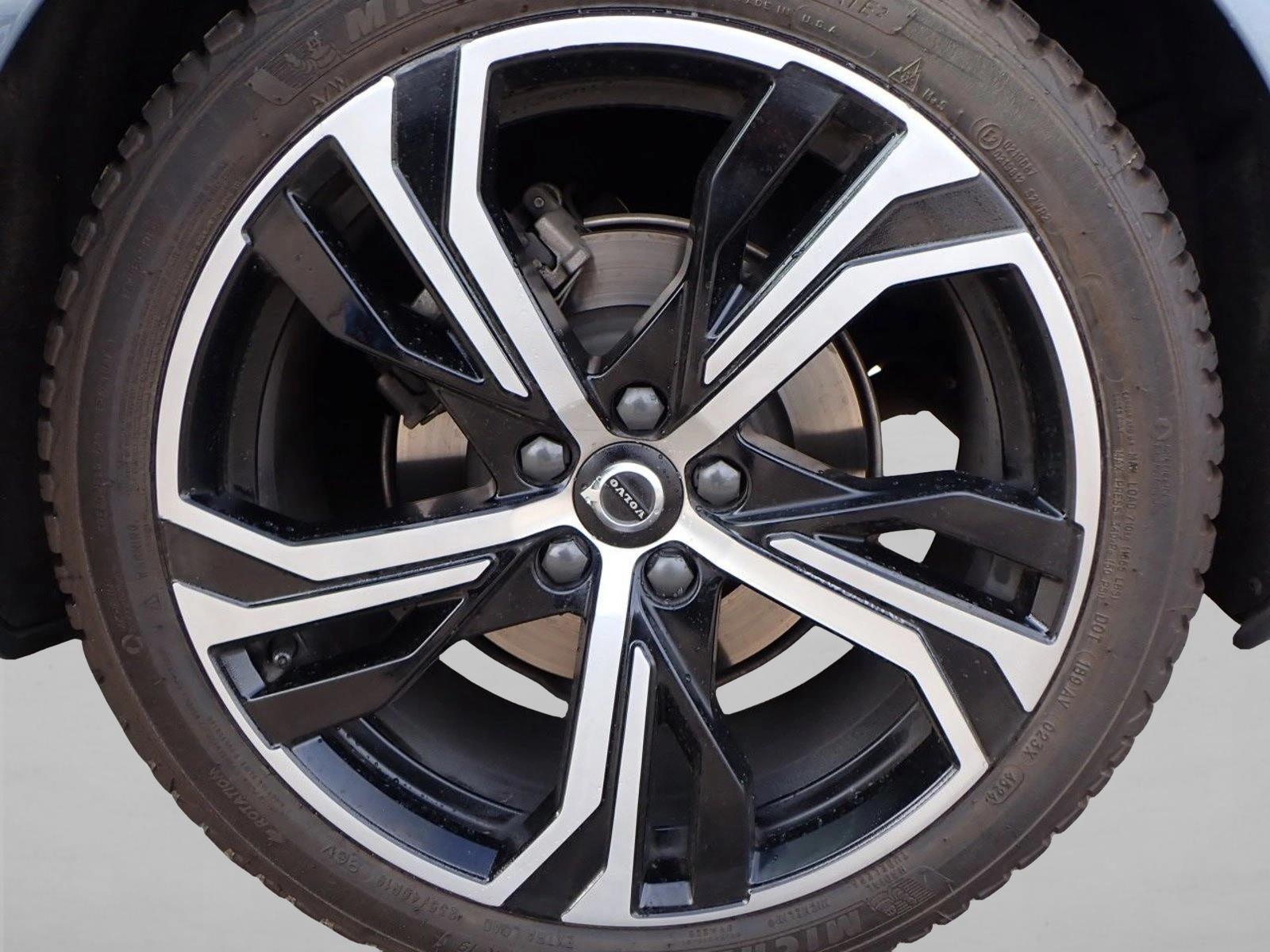 2024 Volvo S60 Ultimate Dark Theme