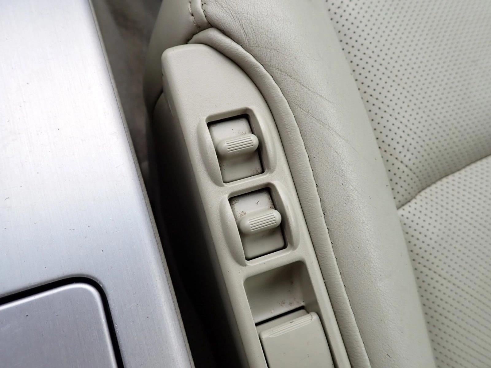 2004 INFINITI FX35 Base