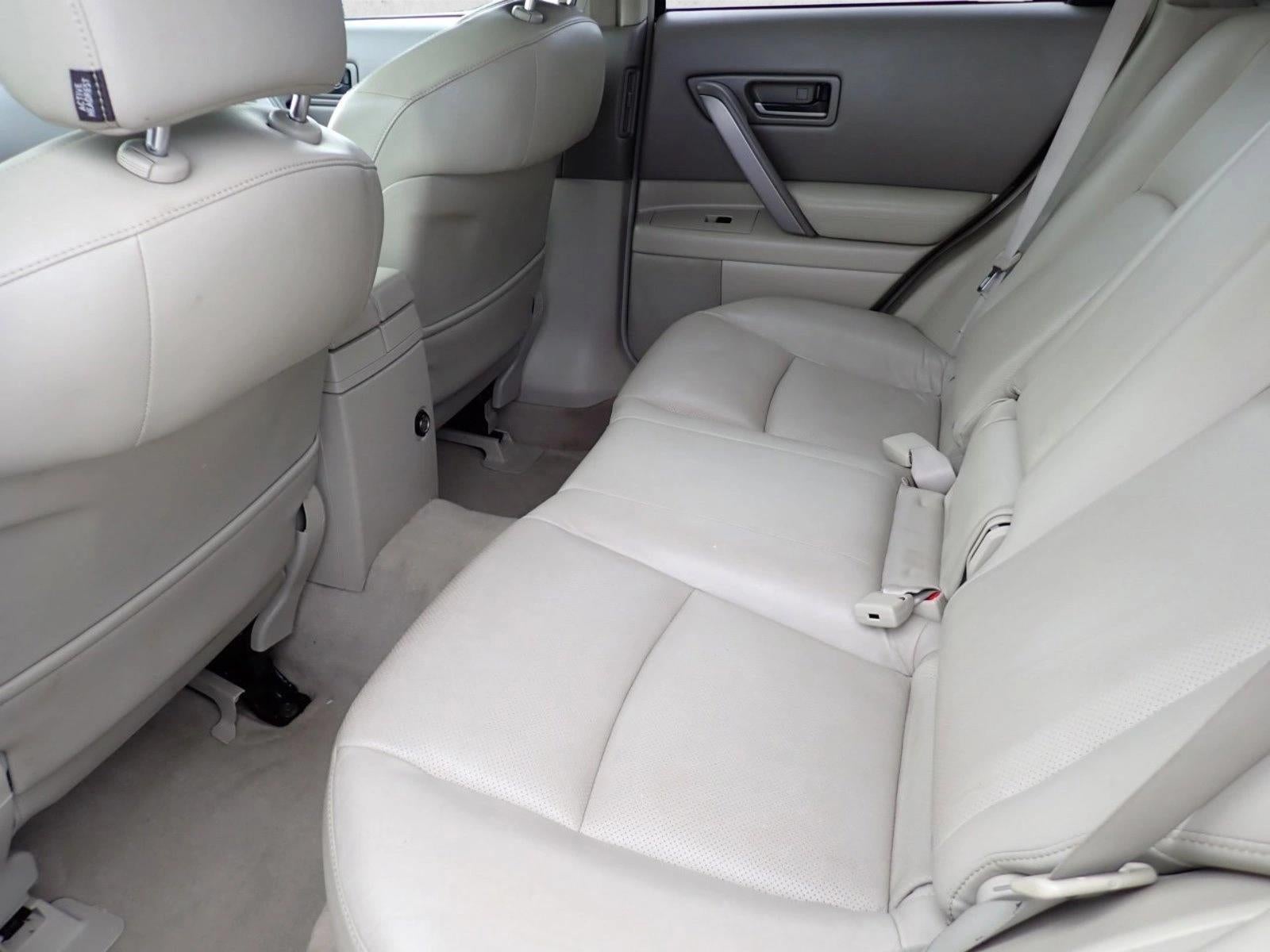 2004 INFINITI FX35 Base