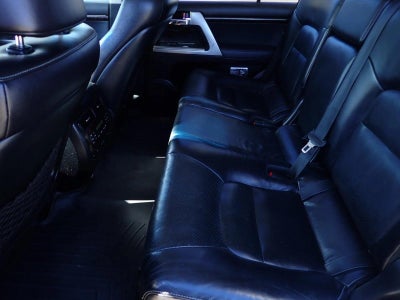 2013 Toyota Land Cruiser V8