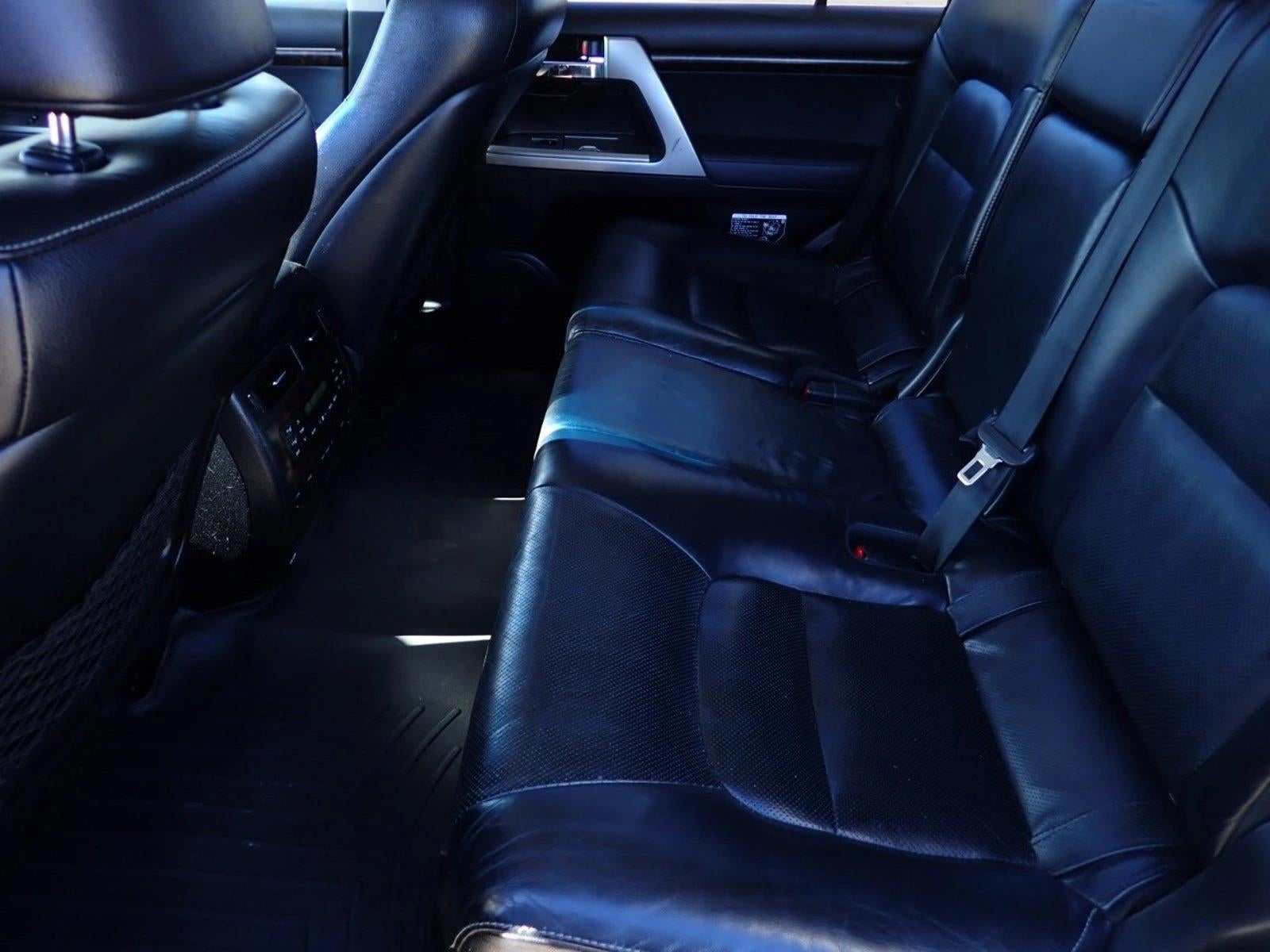 2013 Toyota Land Cruiser V8