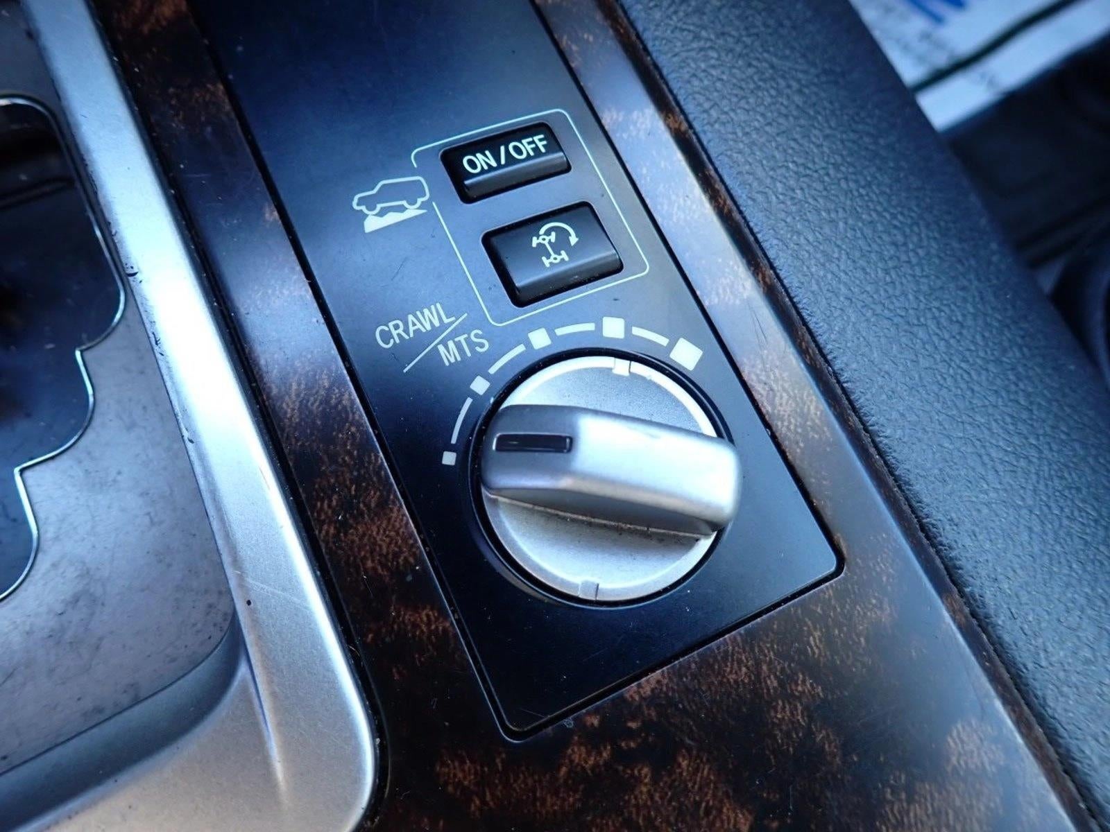2013 Toyota Land Cruiser V8
