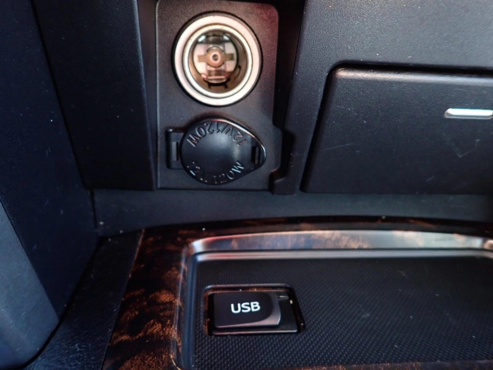 2013 Toyota Land Cruiser V8